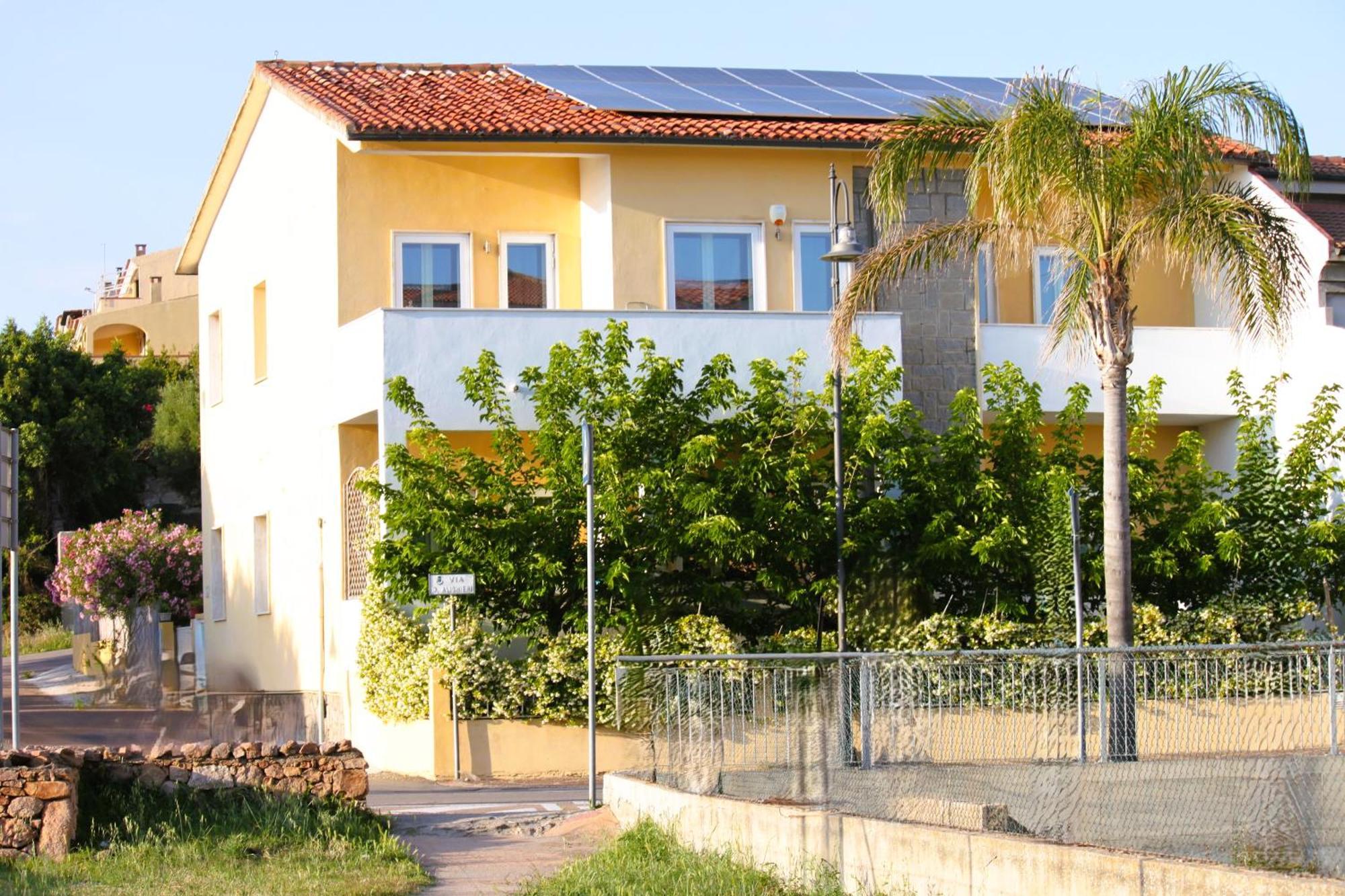 La Smeralda - Boutique Rooms And Breakfast Golfo Aranci Buitenkant foto