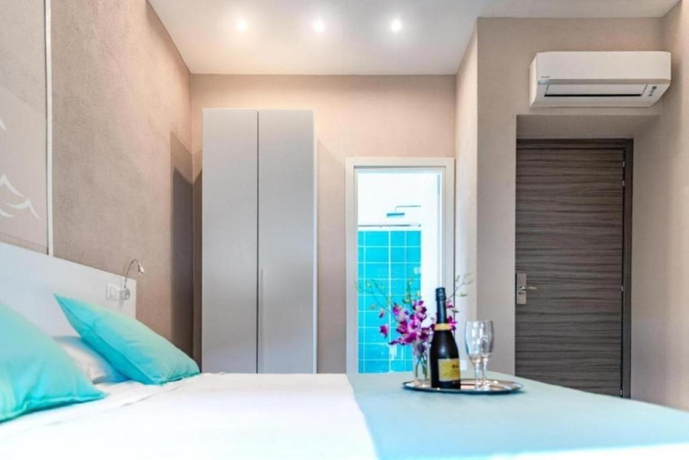 La Smeralda - Boutique Rooms And Breakfast Golfo Aranci Buitenkant foto