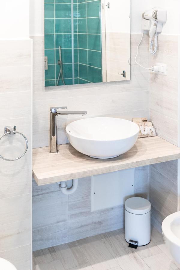 La Smeralda - Boutique Rooms And Breakfast Golfo Aranci Buitenkant foto